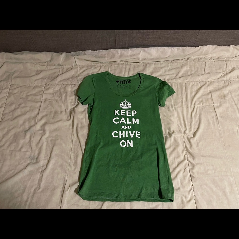 Women’s large T-shirt – Keep Calm + Chive On - St. Patrick’s Day